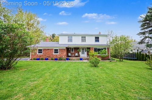 8909 Pippen Dr, Bruce Twp, MI, 48065-5322 | Card Image
