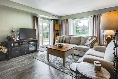 102-11 Beck Blvd, Penetanguishene, ON, L9M2G1 | Card Image