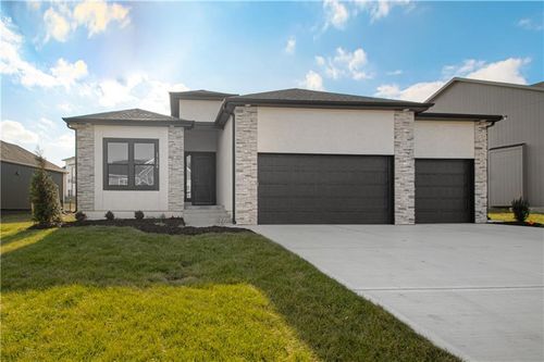 17154 S Heatherwood St, Olathe, KS, 66062 | Card Image