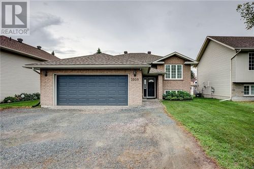 2005 Stephanie St, Val Caron, ON, P3N1S3 | Card Image