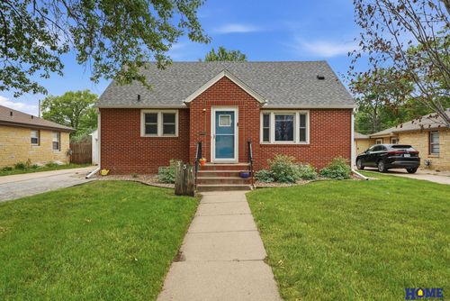 351 S 45th Street, Lincoln, NE, 68510 | Card Image