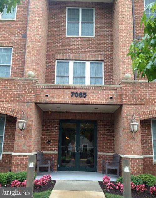 208-7065 Heritage Hunt Dr, GAINESVILLE, VA, 20155-3173 | Card Image