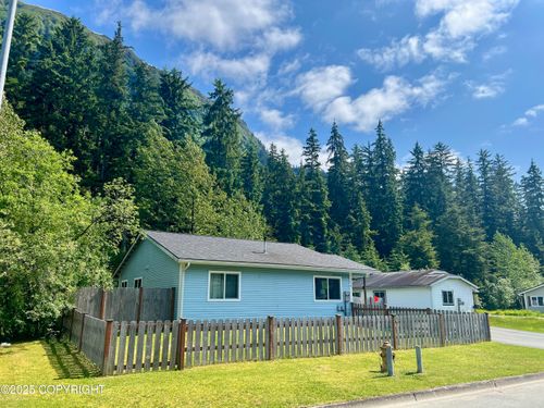 4478 Kanata St, Juneau, AK, 99801-9182 | Card Image