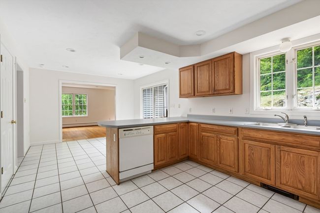 341 Quaddick Rd, House other with 3 bedrooms, 3 bathrooms and 4 parking in Thompson CT | Image 6