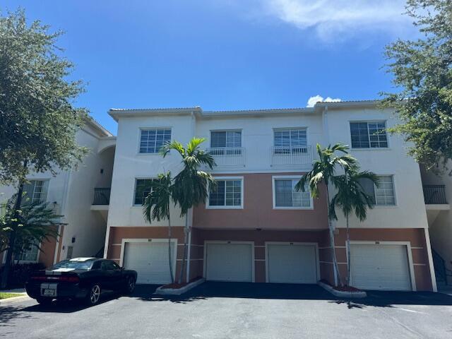 Myrtlewood Cir, Palm Beach Gardens, FL 33418