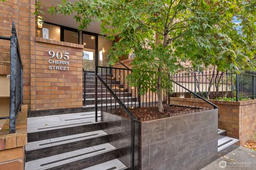 apt-601-905 Cherry St, Seattle, WA, 98104-4100 | Card Image