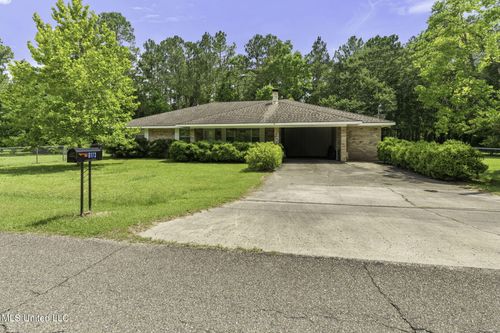 6173 E Grenada St, Bay Saint Louis, MS, 39520-8323 | Card Image