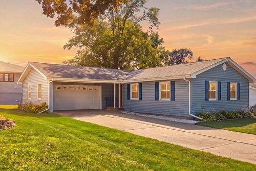 2136 Highland Drive, Sycamore, IL, 60178 | Card Image