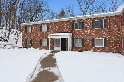 81 Lost Mountain Trl, Rochester, NY, 14625-2413 | Card Image