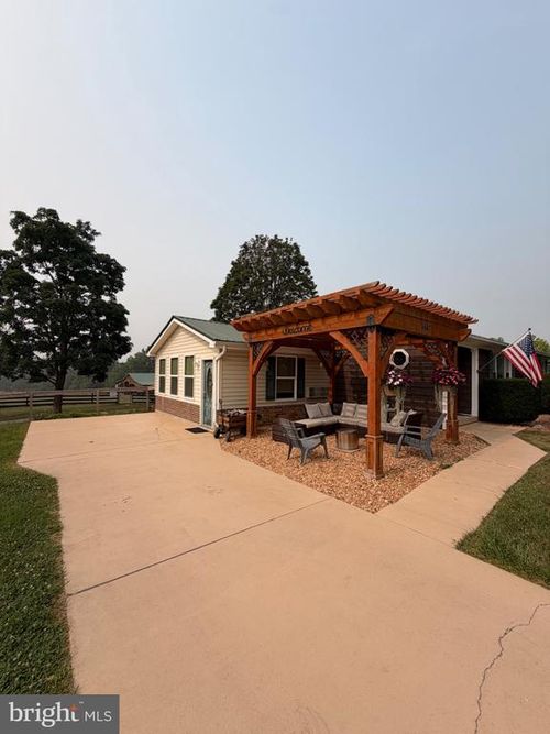 1579 Millner Rd, STRASBURG, VA, 22657-3229 | Card Image