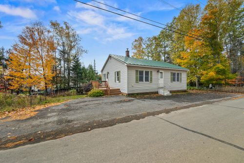 52 Cross St, Rangeley, ME, 04970-3034 | Card Image