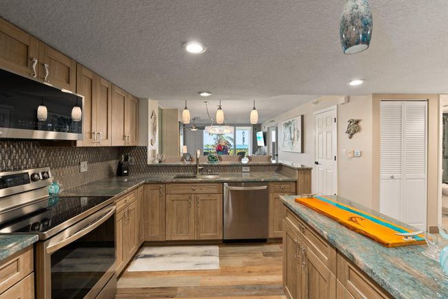 APT-3-4 - 5051 N Highway A1a, Condo with 3 bedrooms, 2 bathrooms and null parking in Hutchinson Island FL | Image 6