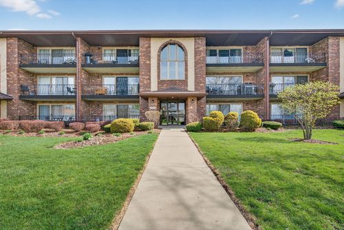2-3d-7545 Sheridan Dr, Willowbrook, IL, 60527-2486 | Card Image