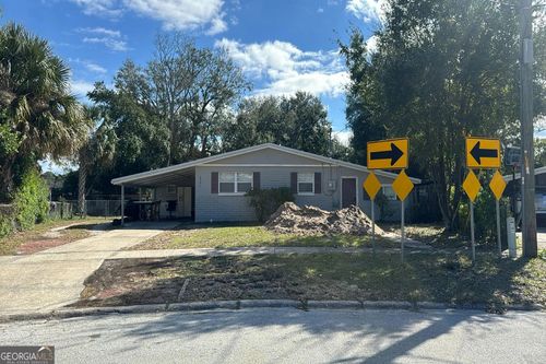 2901 Stonehurst Rd E, Jacksonville, FL, 32277-3748 | Card Image