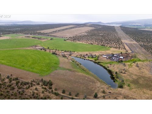 7995 Sw Houston Lake Rd, Powell Butte, OR, 97753-1935 | Card Image