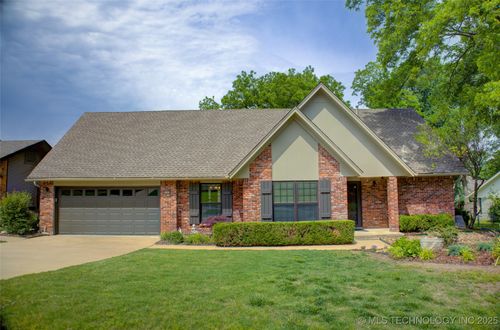 8242 S Sandusky Ave, Tulsa, OK, 74137-1833 | Card Image