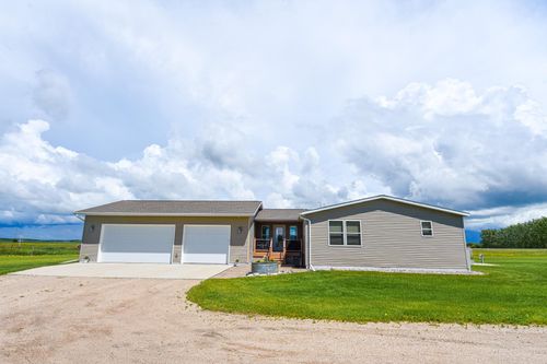 17922 142nd Ave Ne, Thief River Falls, MN, 56701-8541 | Card Image
