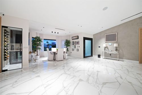 16431 Ne 34th Ave, North Miami Beach, FL, 33160-4110 | Card Image