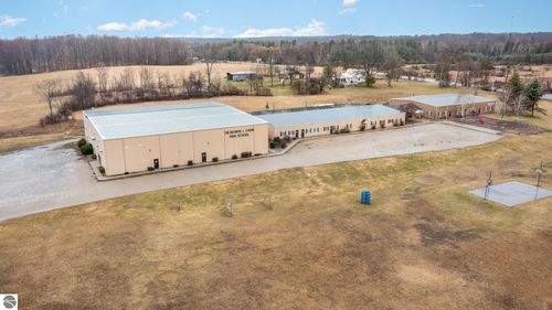 3956 N M-18, Gladwin, MI, 48624 | Card Image