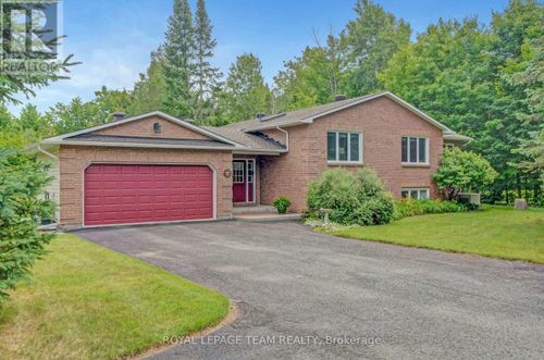 1043 County Rd 44 Road E, North Grenville, ON, K0G1T0 | Card Image