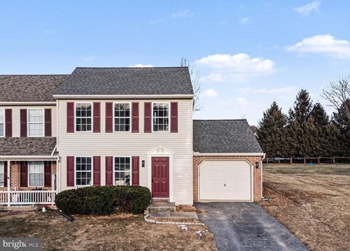 107 Chelmsford Dr, Marietta, PA, 17547-9745 | Card Image
