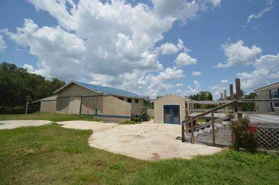 15395 Nw 112th Place Road, Home with 3 bedrooms, 2 bathrooms and null parking in Morriston FL | Image 2