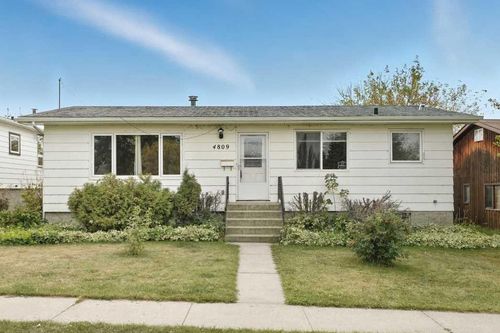 4809 51 Ave, Bentley, AB, T0C0E2 | Card Image