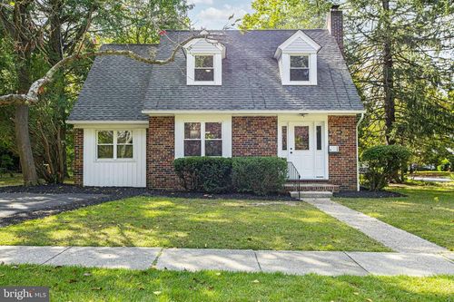 8 W Buttonwood St, WENONAH, NJ, 08090-1707 | Card Image