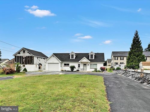6 N Kinzer Rd, KINZERS, PA, 17535-9705 | Card Image