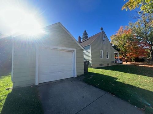 2038 Copeman Blvd, Flint, MI, 48504-3006 | Card Image