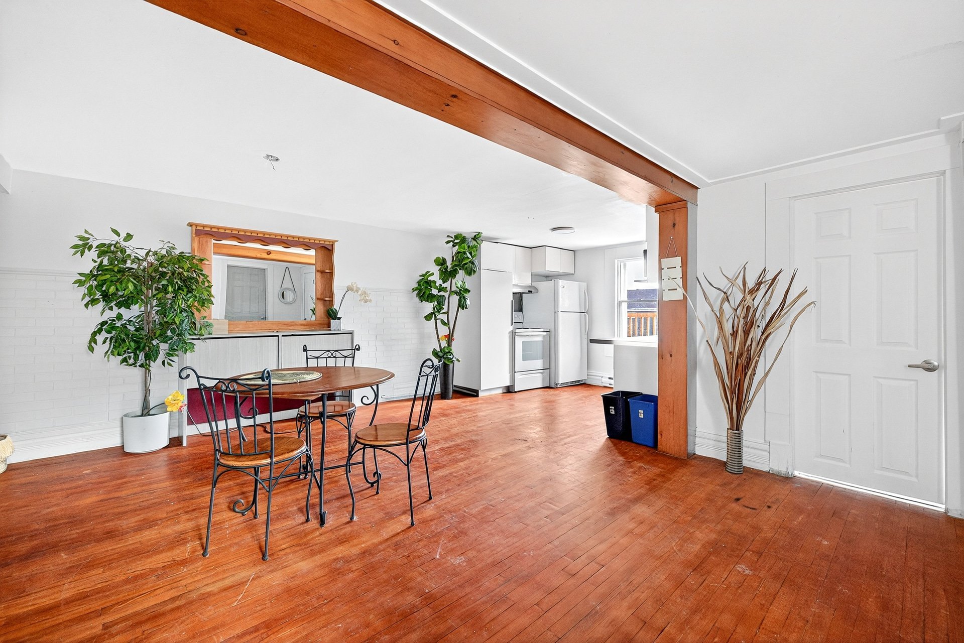 Commercial Sale in Gatineau (Hull) 2