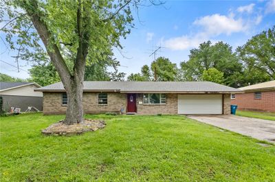 203 Se 12th Street, House other with 3 bedrooms, 1 bathrooms and null parking in Bentonville AR | Image 1