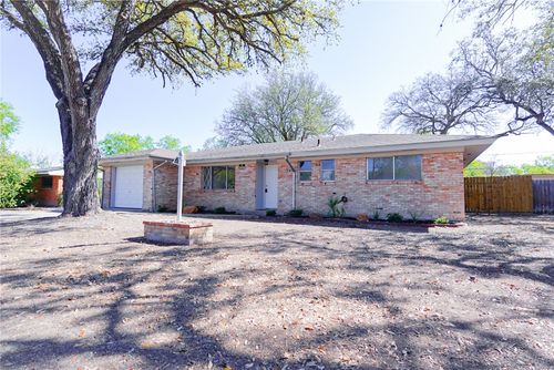 1108 N Woodlawn Dr, Alice, TX, 78332-3858 | Card Image