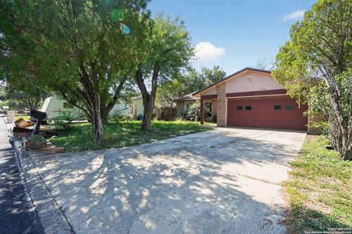 5306 Green Grove St, San Antonio, TX, 78223-4255 | Card Image