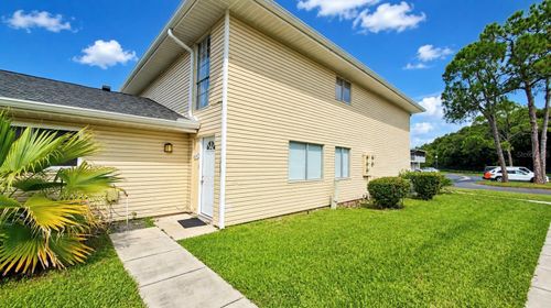 29-3-4126 Yellow Pine Lane, Orlando, FL, 32811 | Card Image