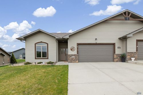 321 Dunbar Ct, Rapid City, SD, 57701-5111 | Card Image