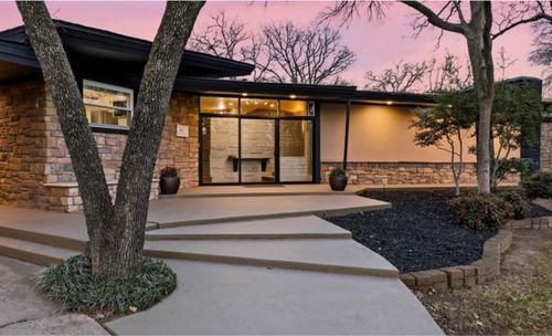 1822 Greenwood Dr, Denton, TX, 76209-2211 | Card Image