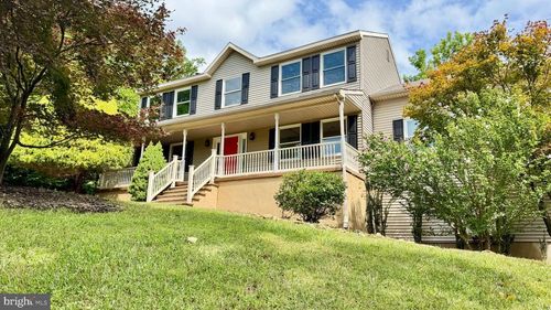 18 Joan St, EASTON, PA, 18042-9732 | Card Image