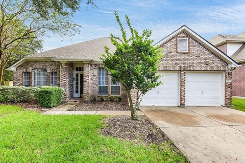 317 Vantage Pointe Cir, League City, TX, 77573-4375 | Card Image