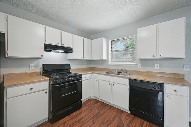 3048 Tudor Ln, Townhouse with 2 bedrooms, 2 bathrooms and null parking in Irving TX | Image 9