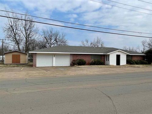 112 S Highland Ave, Cushing, OK, 74023-4115 | Card Image