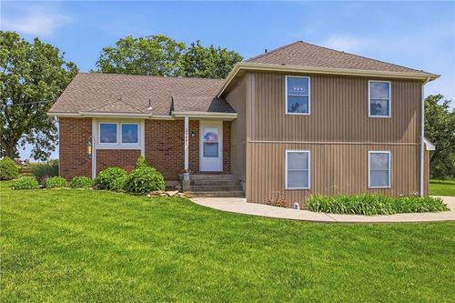 21401 S Renner Rd, Spring Hill, KS, 66083-8779 | Card Image