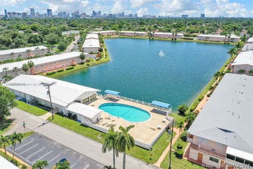 apt-16b-820 Sw 11th Ave, Hallandale Beach, FL, 33009-6717 | Card Image