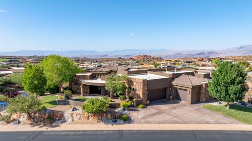 2203 W Silver Cloud Dr, St George, UT, 84770-7493 | Card Image