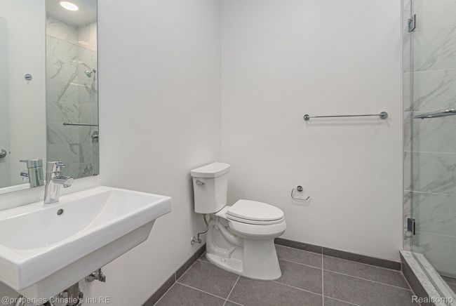 212 - 7410 Kercheval St, Condo with 2 bedrooms, 2 bathrooms and null parking in Detroit MI | Image 7