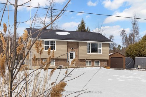 156 Duncan St, Smiths Falls, ON, K7A4S4 | Card Image