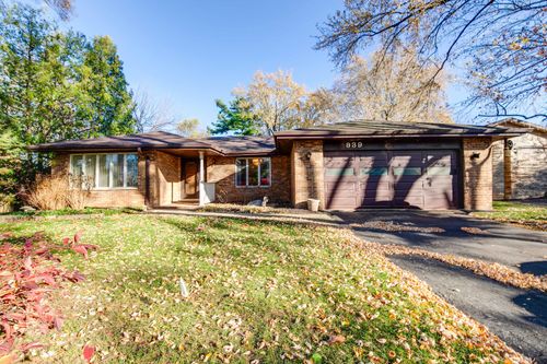 939 Ridgeland Ave, Mundelein, IL, 60060-1334 | Card Image