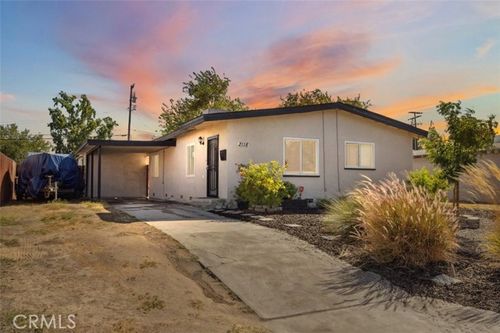  E Sussex Way, Fresno, CA, 93726 | Card Image