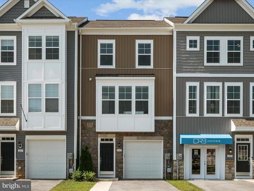 245 Union Ridge Dr, CHARLES TOWN, WV, 25414-5682 | Card Image