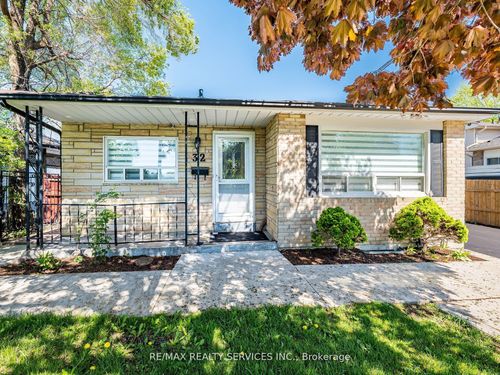 32 Madoc Dr, Brampton, ON, L6V1Z9 | Card Image